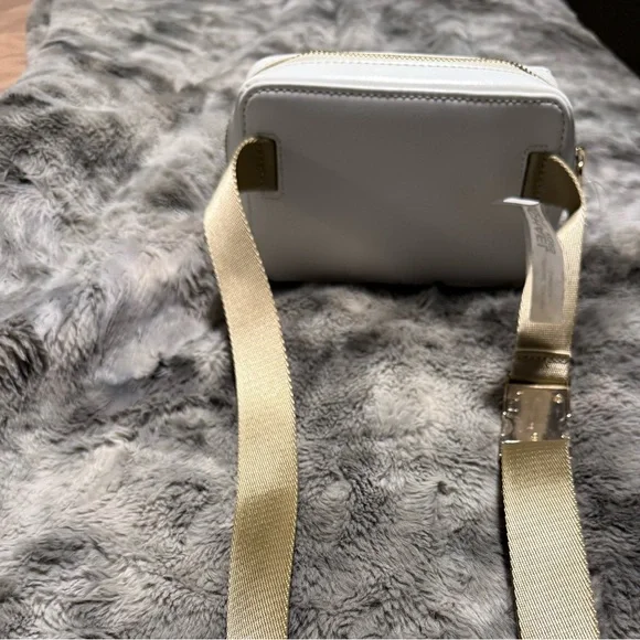 NWT Michael Kors White Leather Belt Bag with Gold Accents - Picture 5 of 8